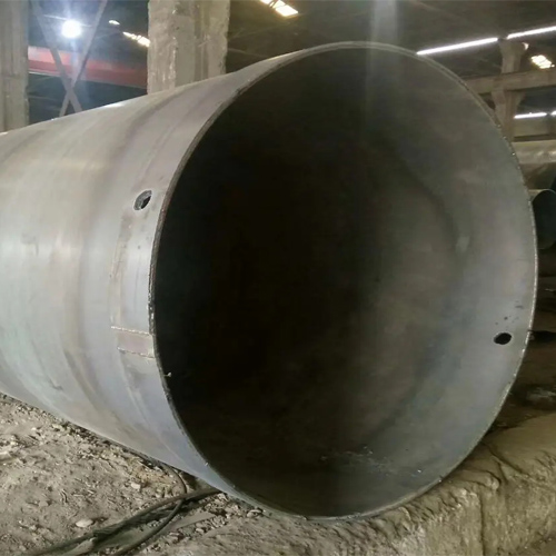 选择塔城钢护筒的材质时，主要考虑哪些因素