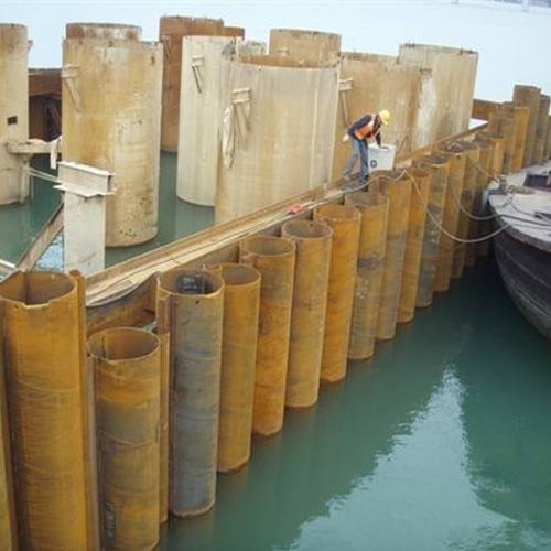 塔城钢护筒现场安装